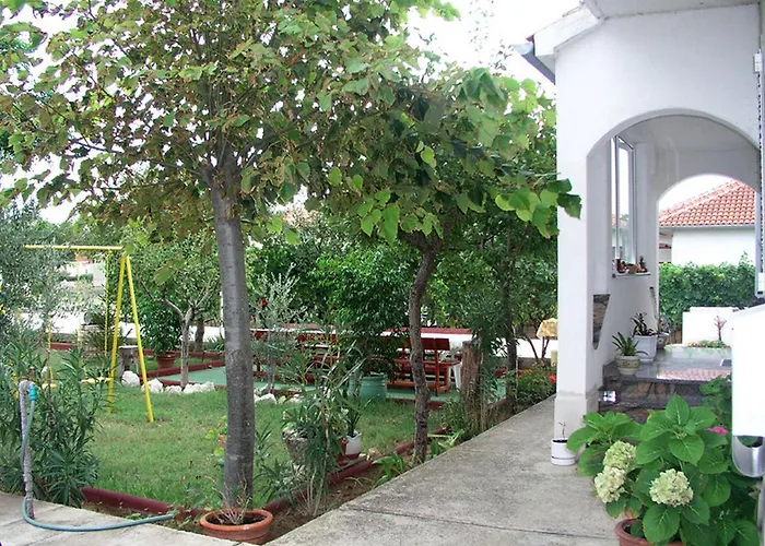 Ana Gostinjska kuća