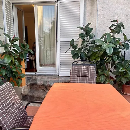 Guest house Ana 3*