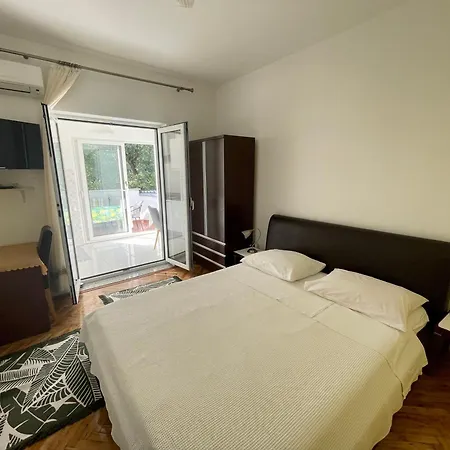 Guest house Ana 3*
