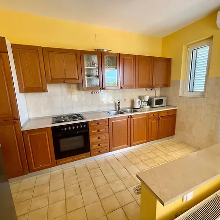 Ana Guest house