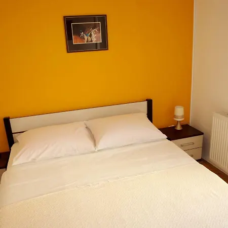 Guest house Ana 3*
