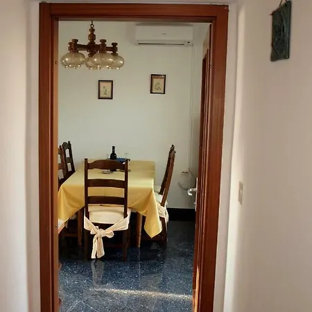 Ana Guest house Nin